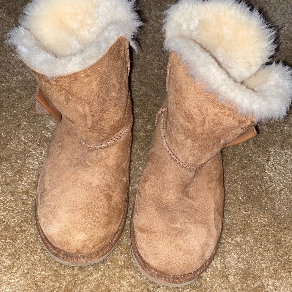 uggs, worn once, warm and comfy, just above the ankle boots